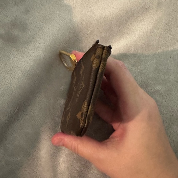 Louis Vuitton Brown and Gold Key & Card Holder - Picture 7 of 9